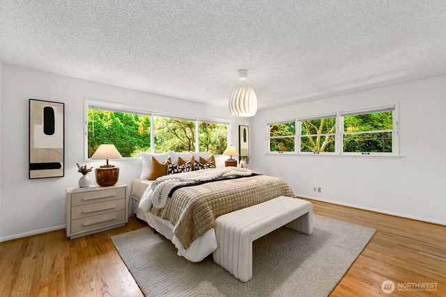 3651 Perkins Lane W, Seattle, WA 98199