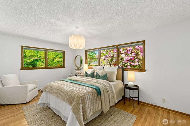 3651 Perkins Lane W, Seattle, WA 98199