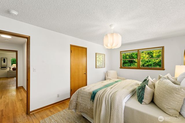 3651 Perkins Lane W, Seattle, WA 98199