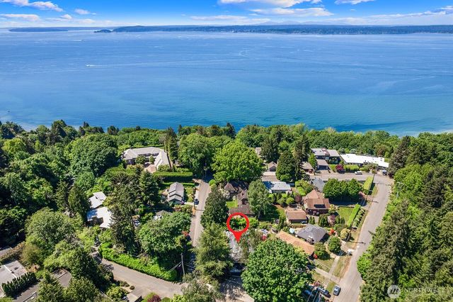 3651 Perkins Lane W, Seattle, WA 98199