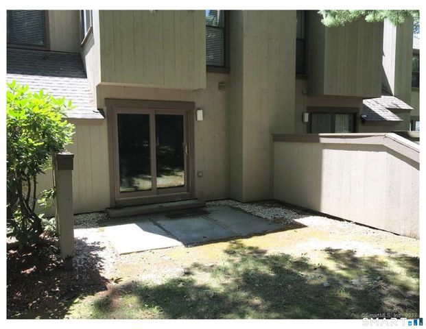 3 Woods Hollow Court 3, Avon, CT 06001