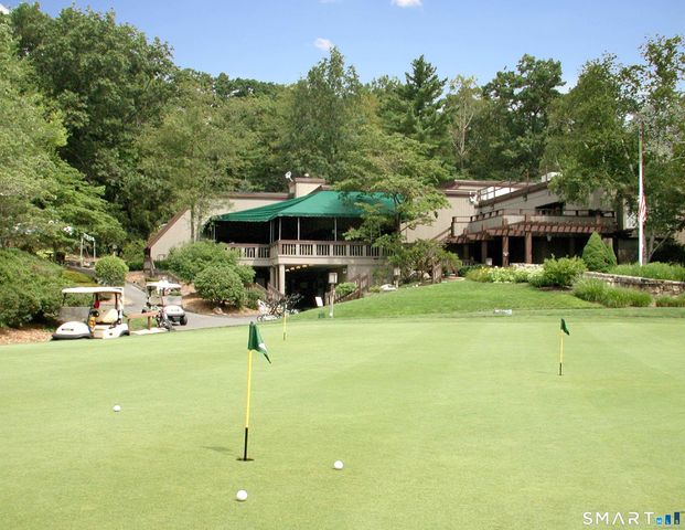 3 Woods Hollow Court 3, Avon, CT 06001