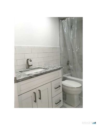 3 Woods Hollow Court 3, Avon, CT 06001