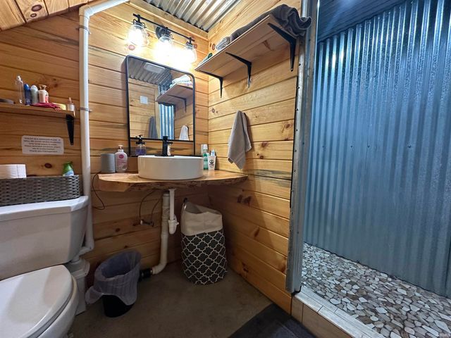 638 NORTH PIKE RD, Springville, IN 47462