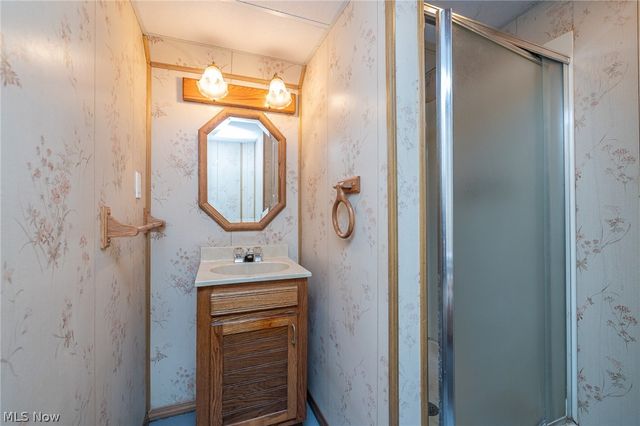 424 E 326th Street, Willowick, OH 44095