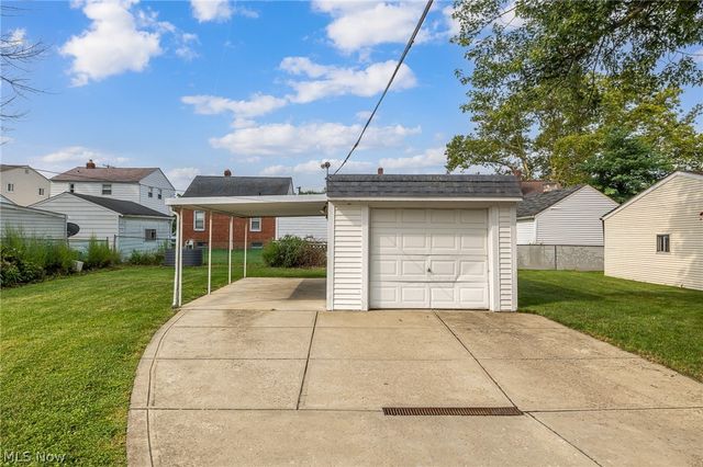 424 E 326th Street, Willowick, OH 44095