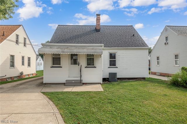 424 E 326th Street, Willowick, OH 44095