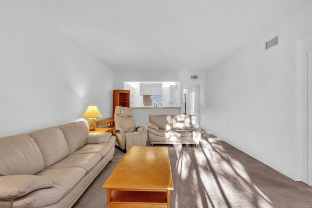 7735 Yardley Drive 201, Tamarac, FL 33321