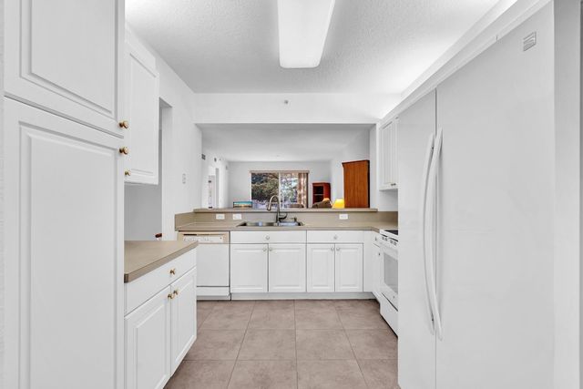 7735 Yardley Drive 201, Tamarac, FL 33321