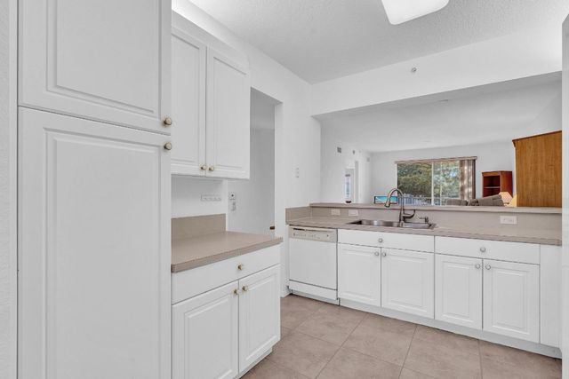 7735 Yardley Drive 201, Tamarac, FL 33321