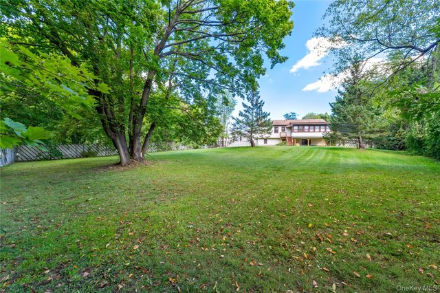 7 Roxbury Court, Spring Valley, NY 10977