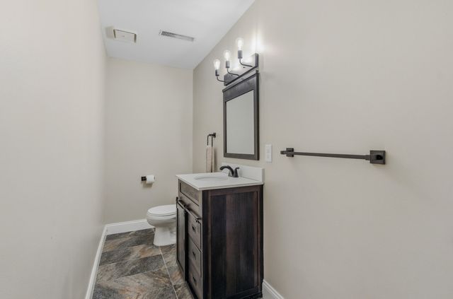 2530 N LAKE OF THE WOOD RD, Columbia, MO 65202