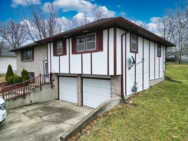 2530 N LAKE OF THE WOOD RD, Columbia, MO 65202
