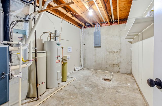 2530 N LAKE OF THE WOOD RD, Columbia, MO 65202