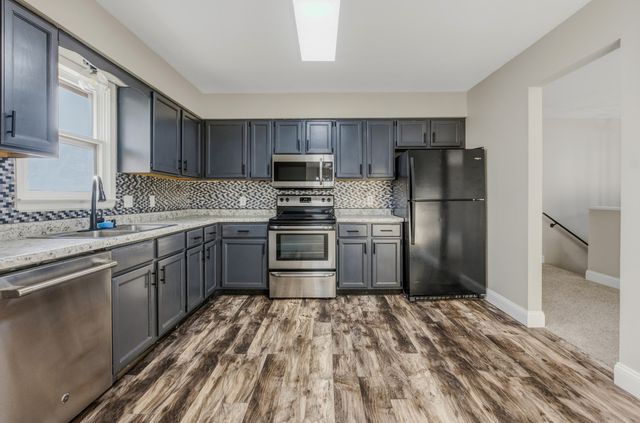 2530 N LAKE OF THE WOOD RD, Columbia, MO 65202