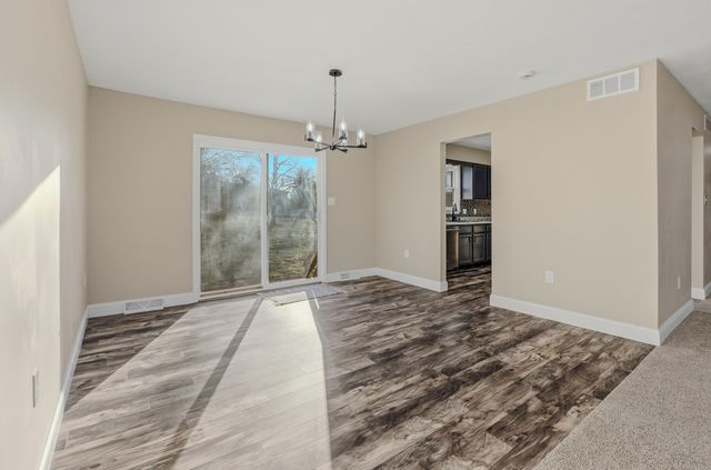 2530 N LAKE OF THE WOOD RD, Columbia, MO 65202