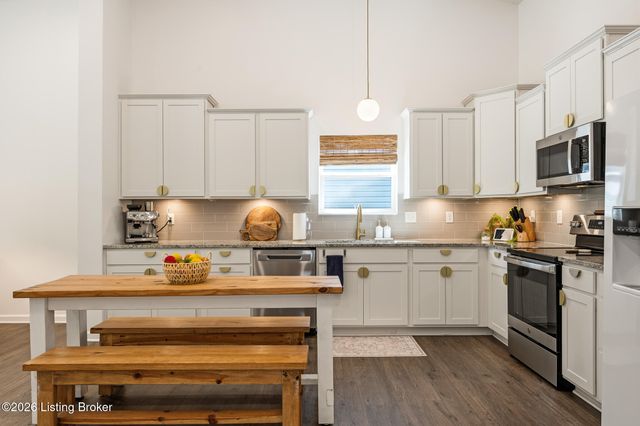 1203 Johnson Ridge Rd, Louisville, KY 40245