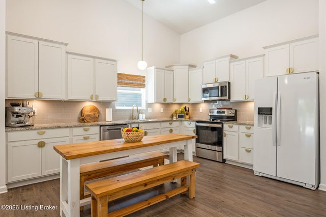 1203 Johnson Ridge Rd, Louisville, KY 40245