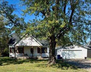 204 W Maple Street, Mansfield, MO 65704