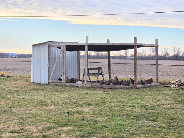 1195 E Hazelwood South Drive E, Shelbyville, IN 46176