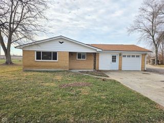 1195 E Hazelwood South Drive E, Shelbyville, IN 46176