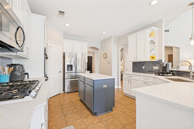 9125 Parson Drive, Lantana, TX 76226