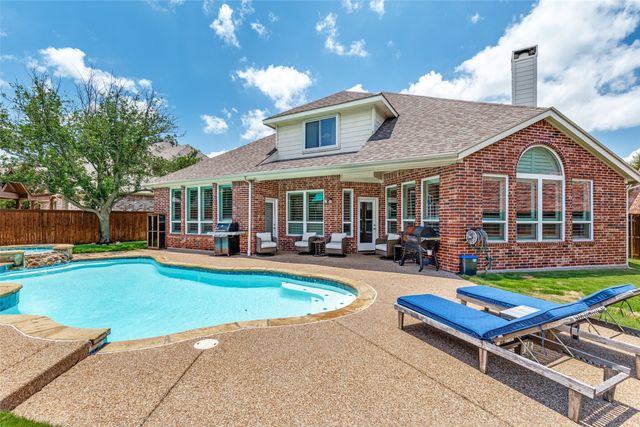 9125 Parson Drive, Lantana, TX 76226