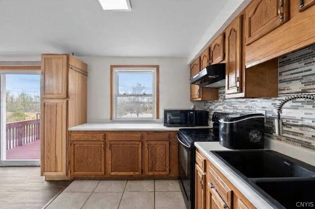 126 Alhan Parkway, Geddes, NY 13209