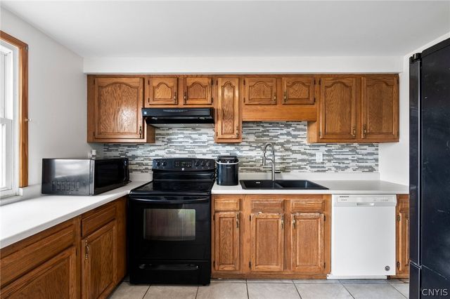 126 Alhan Parkway, Geddes, NY 13209