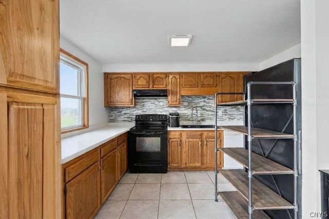 126 Alhan Parkway, Geddes, NY 13209