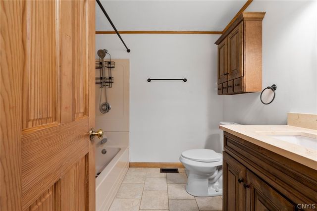 126 Alhan Parkway, Geddes, NY 13209