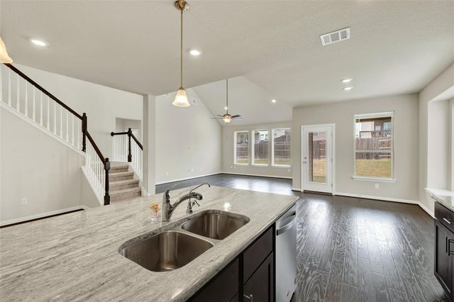 908 Leadtree LOOP, Buda, TX 78610