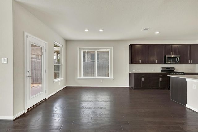 908 Leadtree LOOP, Buda, TX 78610