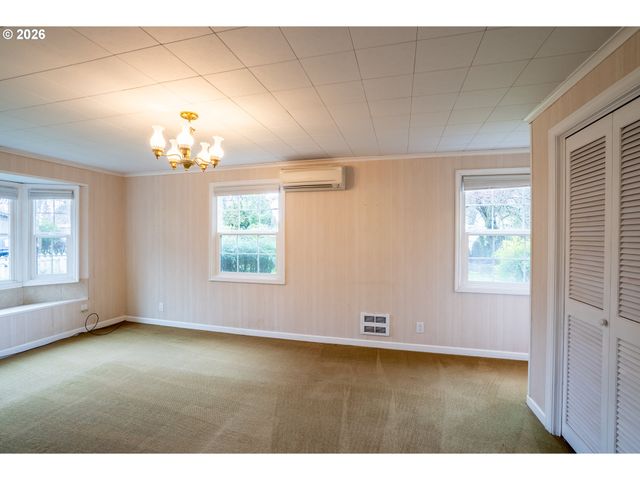 825 FILBERT Ave, Eugene, OR 97404