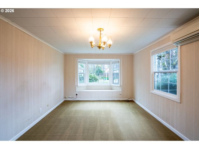 825 FILBERT Ave, Eugene, OR 97404