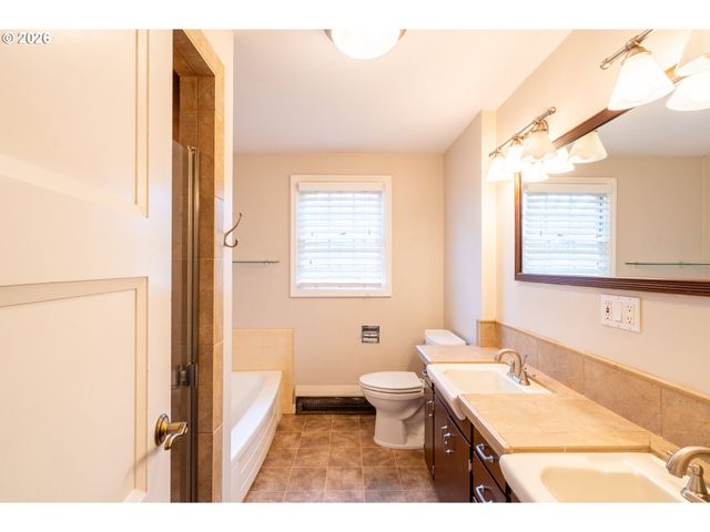 825 FILBERT Ave, Eugene, OR 97404