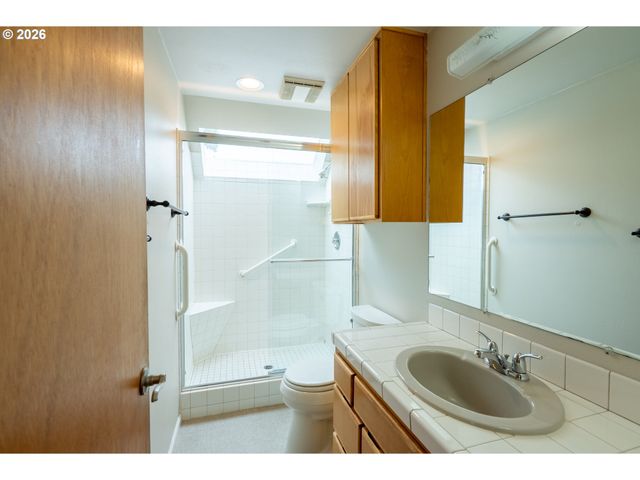 825 FILBERT Ave, Eugene, OR 97404