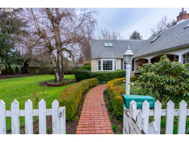 825 FILBERT Ave, Eugene, OR 97404