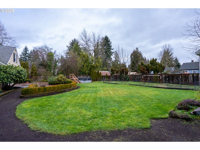 825 FILBERT Ave, Eugene, OR 97404