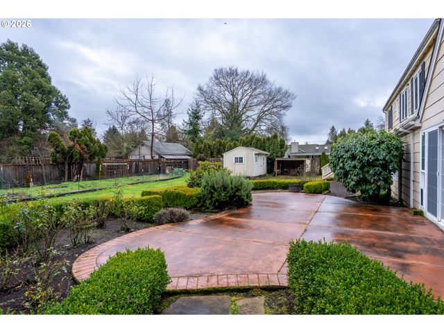 825 FILBERT Ave, Eugene, OR 97404