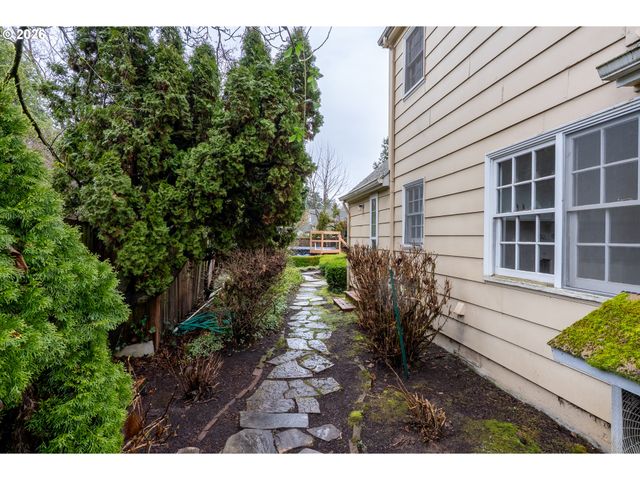 825 FILBERT Ave, Eugene, OR 97404