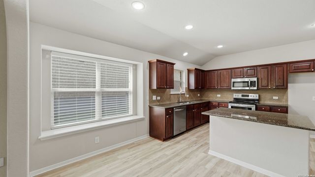 6069 Covers Cv, Schertz, TX 78108