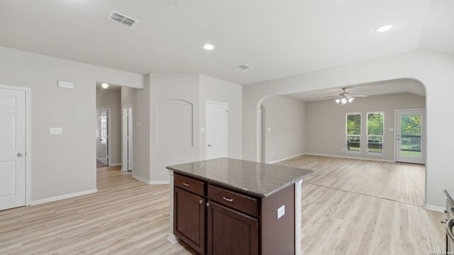 6069 Covers Cv, Schertz, TX 78108