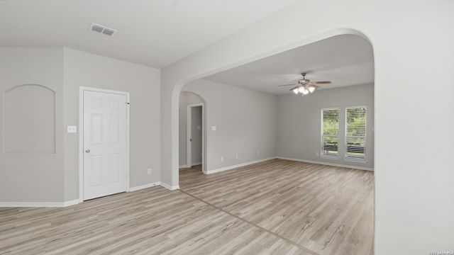 6069 Covers Cv, Schertz, TX 78108