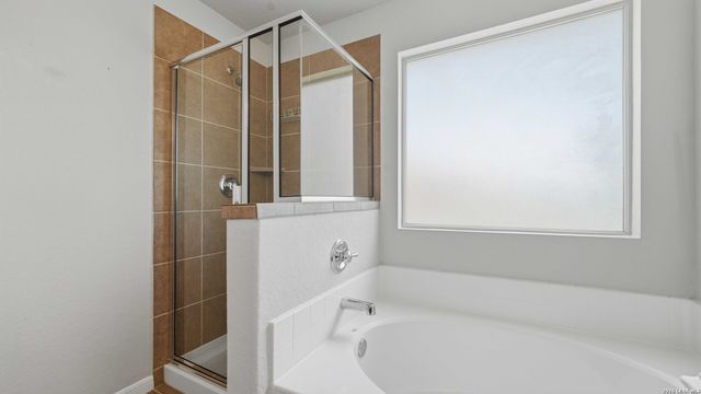 6069 Covers Cv, Schertz, TX 78108