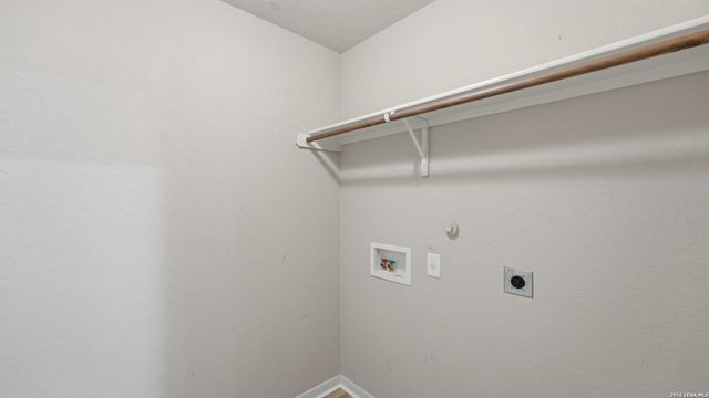 6069 Covers Cv, Schertz, TX 78108