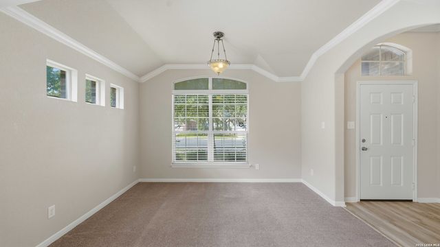 6069 Covers Cv, Schertz, TX 78108