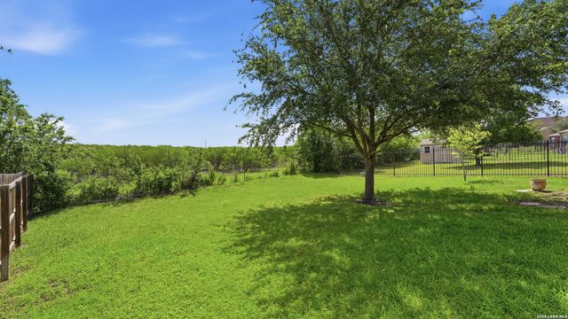 6069 Covers Cv, Schertz, TX 78108