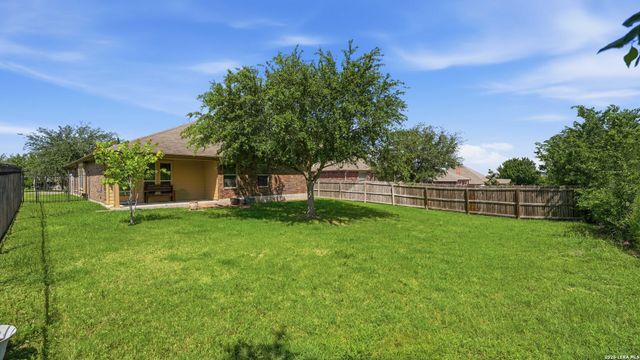 6069 Covers Cv, Schertz, TX 78108
