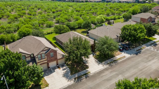 6069 Covers Cv, Schertz, TX 78108